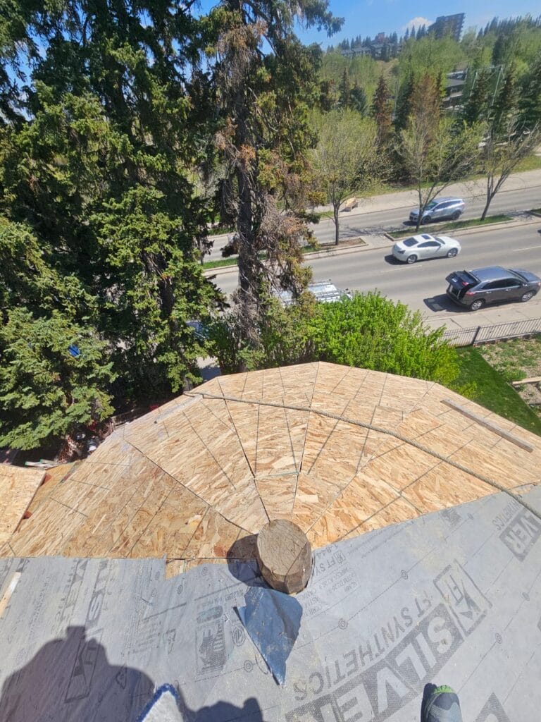 installting roof underlayment to cube roof element